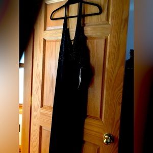 Velvet V-neck floorlength down size 16 brand new, never worn